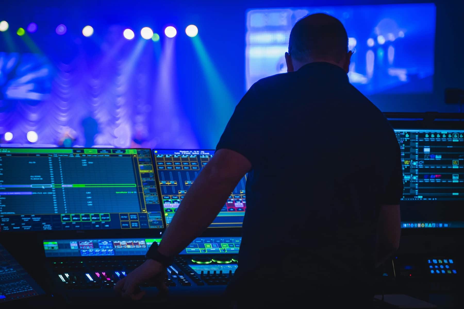 エンジニアによるイベント音響オペレーション エンジニアによるイベント音響オペレーション